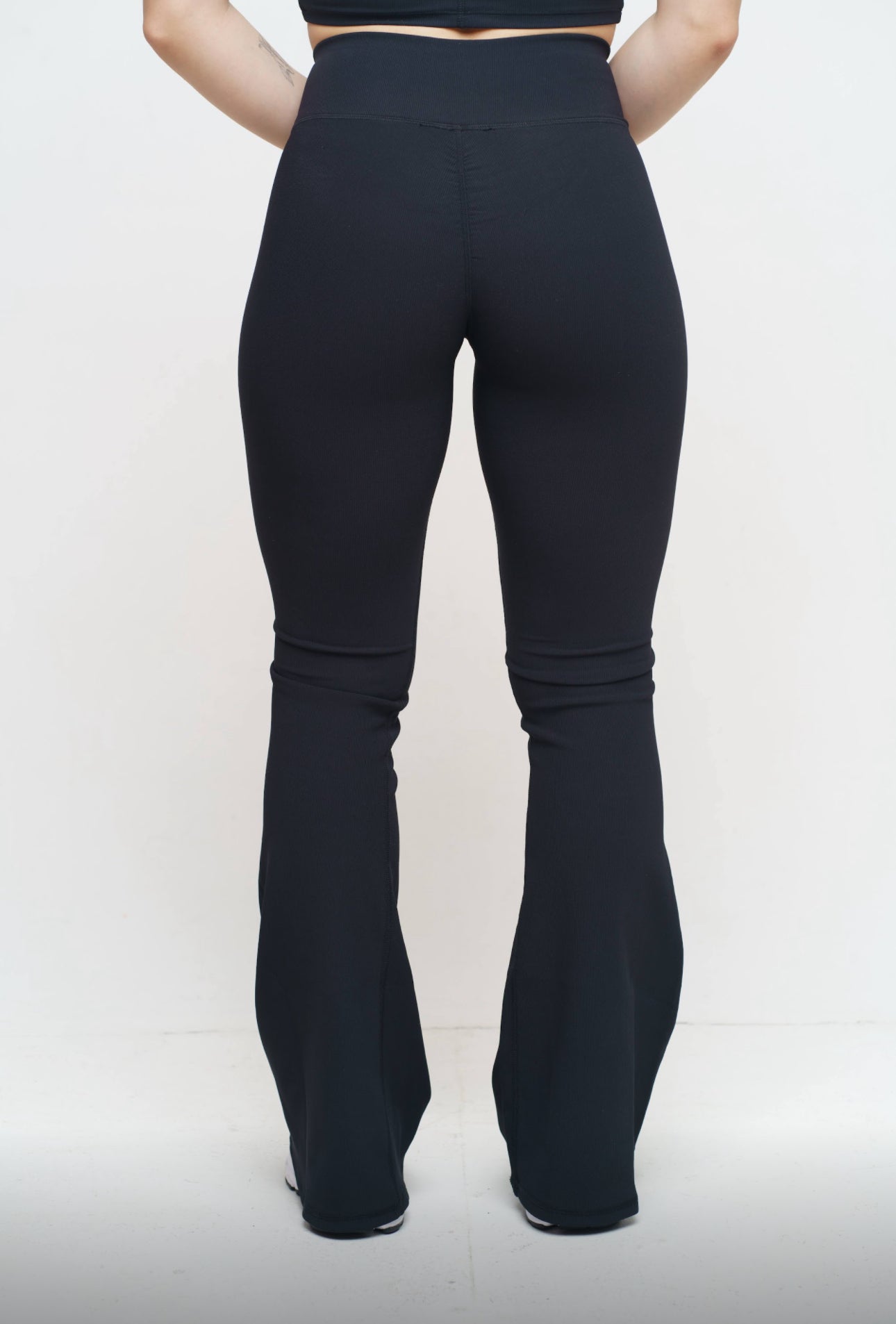 Everyday Crossover Flared Leggings - Classic Black