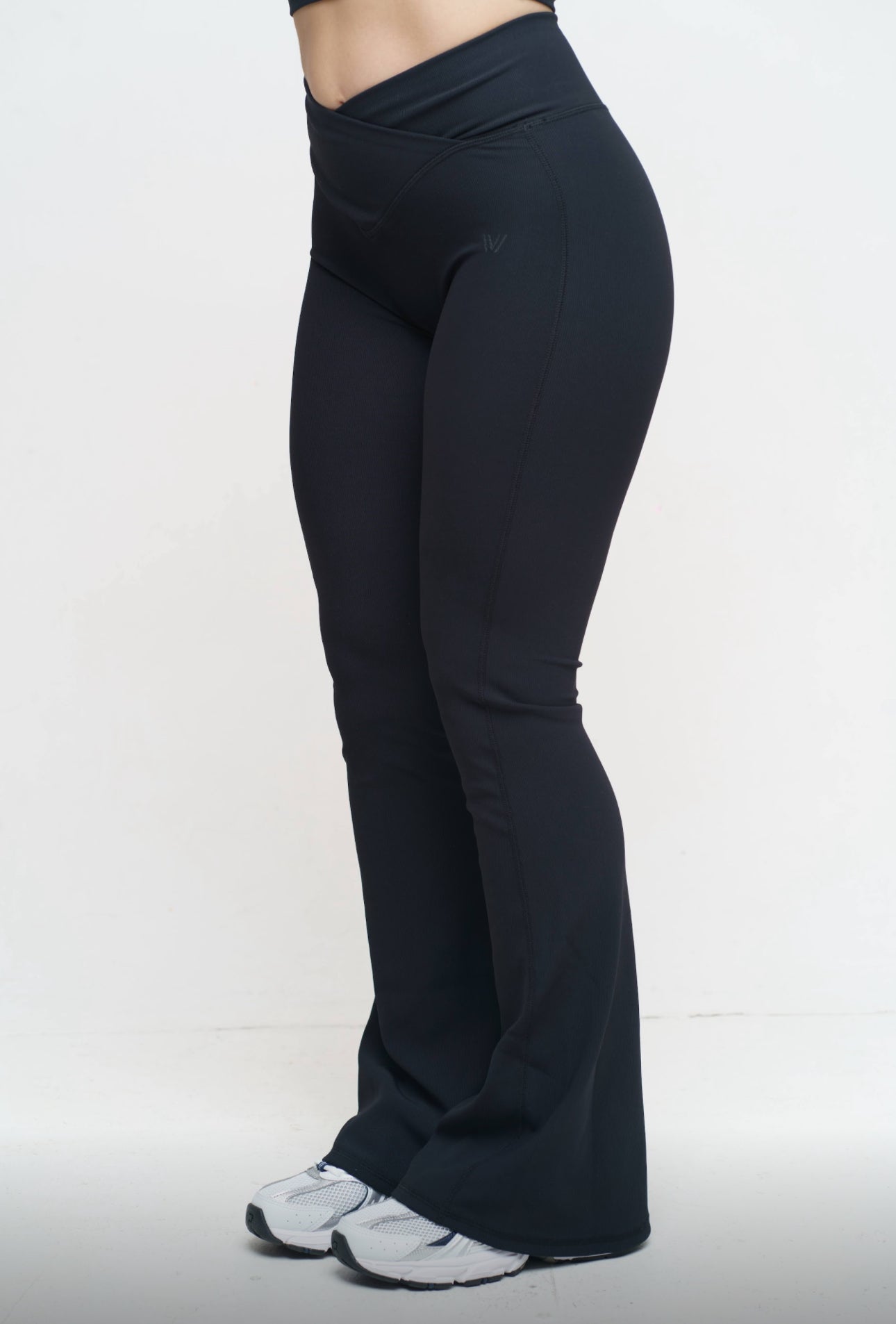 Everyday Crossover Flared Leggings - Classic Black