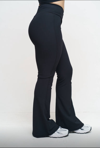 Everyday Crossover Flared Leggings - Classic Black